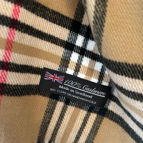 Classic Tan Plaid 100%Cashmere Scarf - Picture 4 of 6